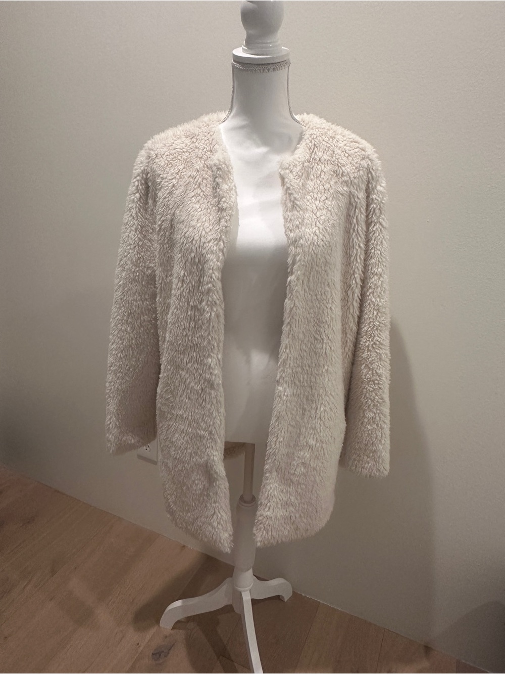 BB Dakota Cream Teddy Faux Fur Coat – Size Medium